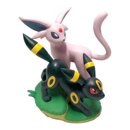 Pokémon TCG: Scarlet & Violet 8.5: Prismatic Evolutions: Premium Figure Collection
